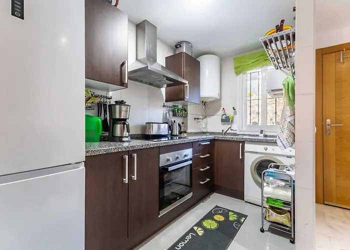 Con Amplia Terraza En フエンヒロラ