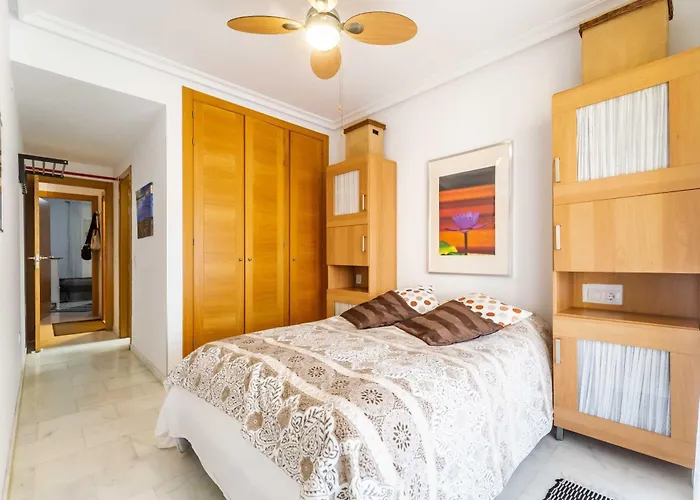 Con Amplia Terraza En Fuengirola