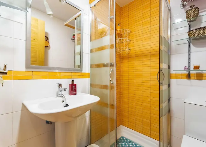 Con Amplia Terraza En * Fuengirola