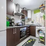 Con Amplia Terraza En فوينخيرولا